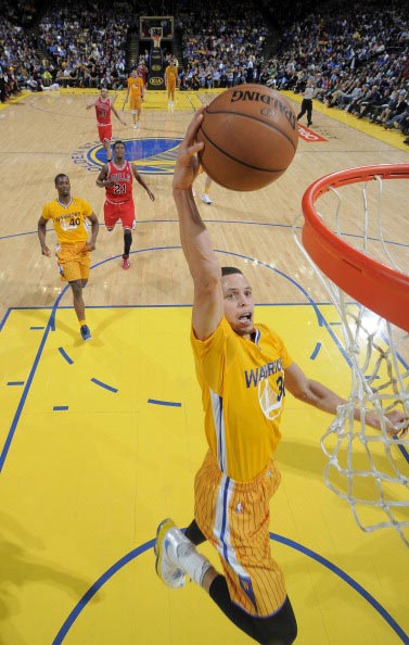 铺就了一条 铺就了一条