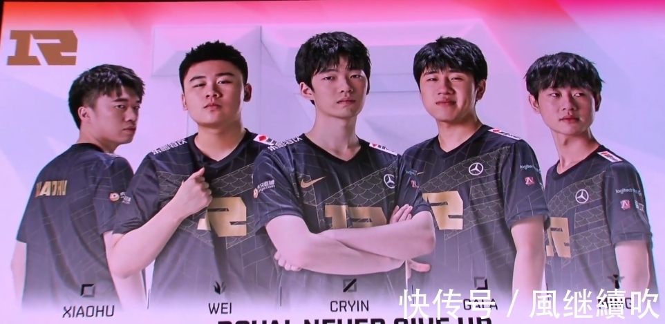 同时奋战 同时奋战